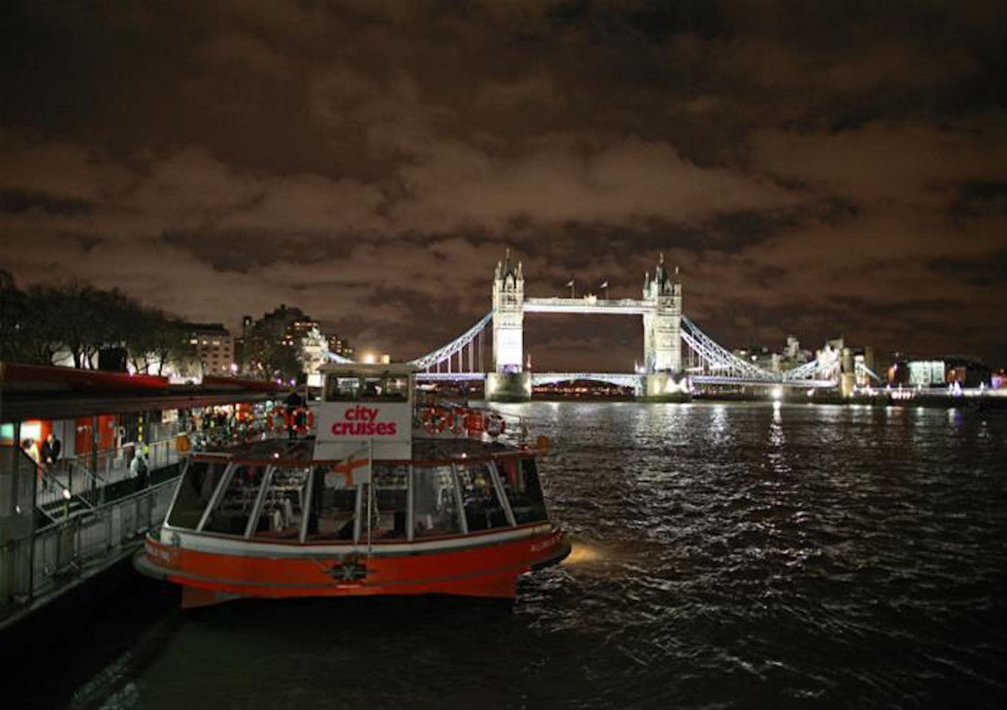 London Dinner Cruise on the River Thames - Photo 1 of 5